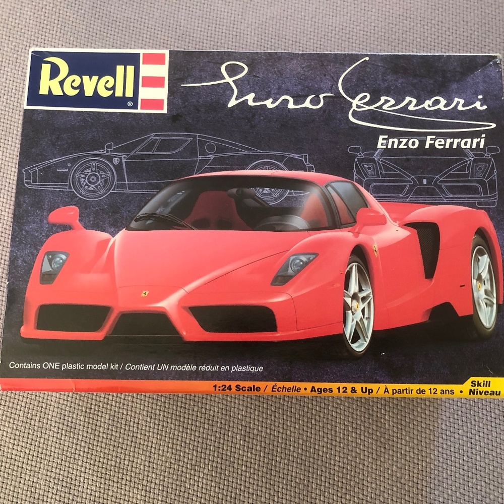 Enzo Ferrari scale model